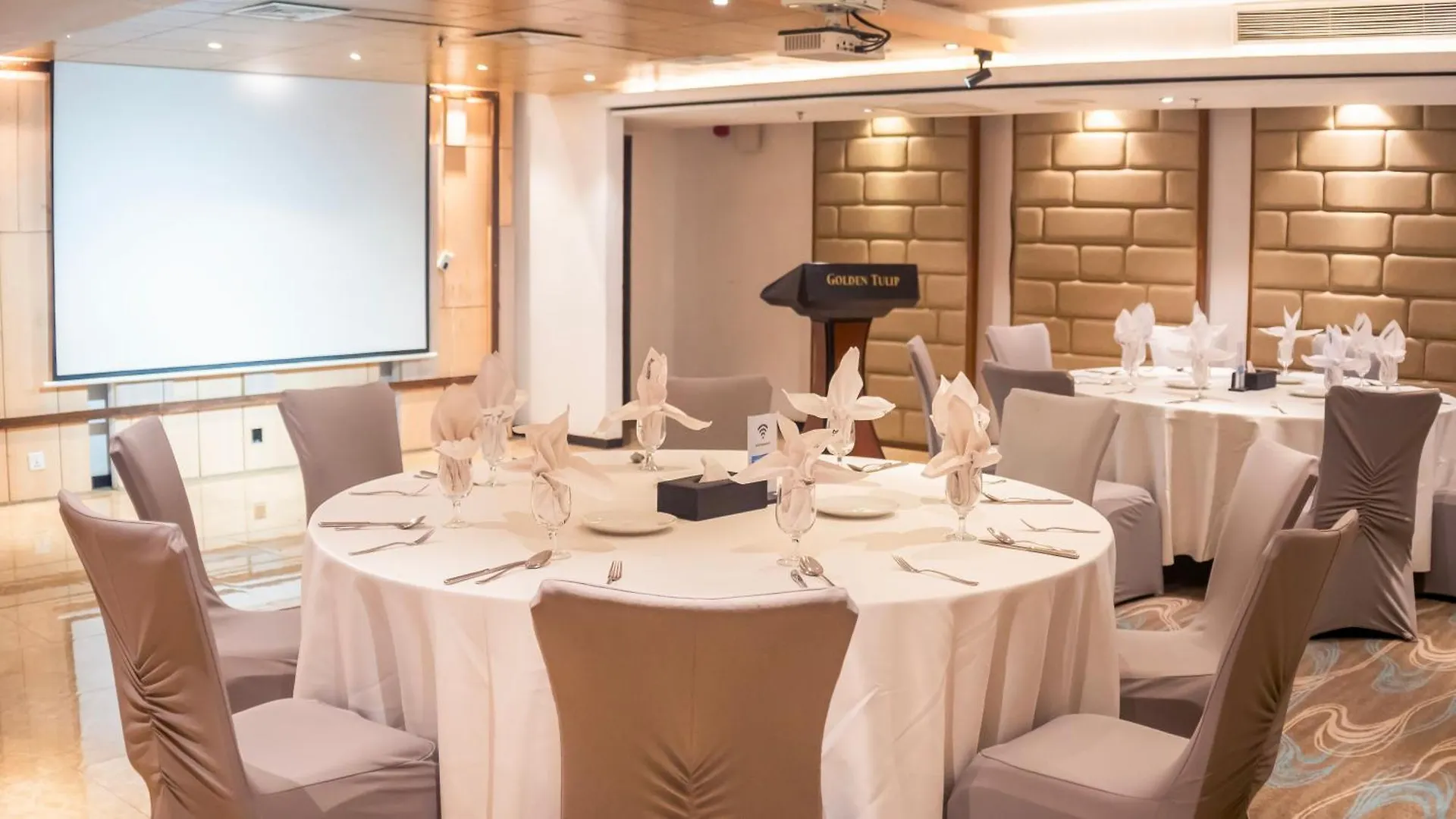 Golden Tulip The Grandmark Ντάκα Μπανγκλαντές