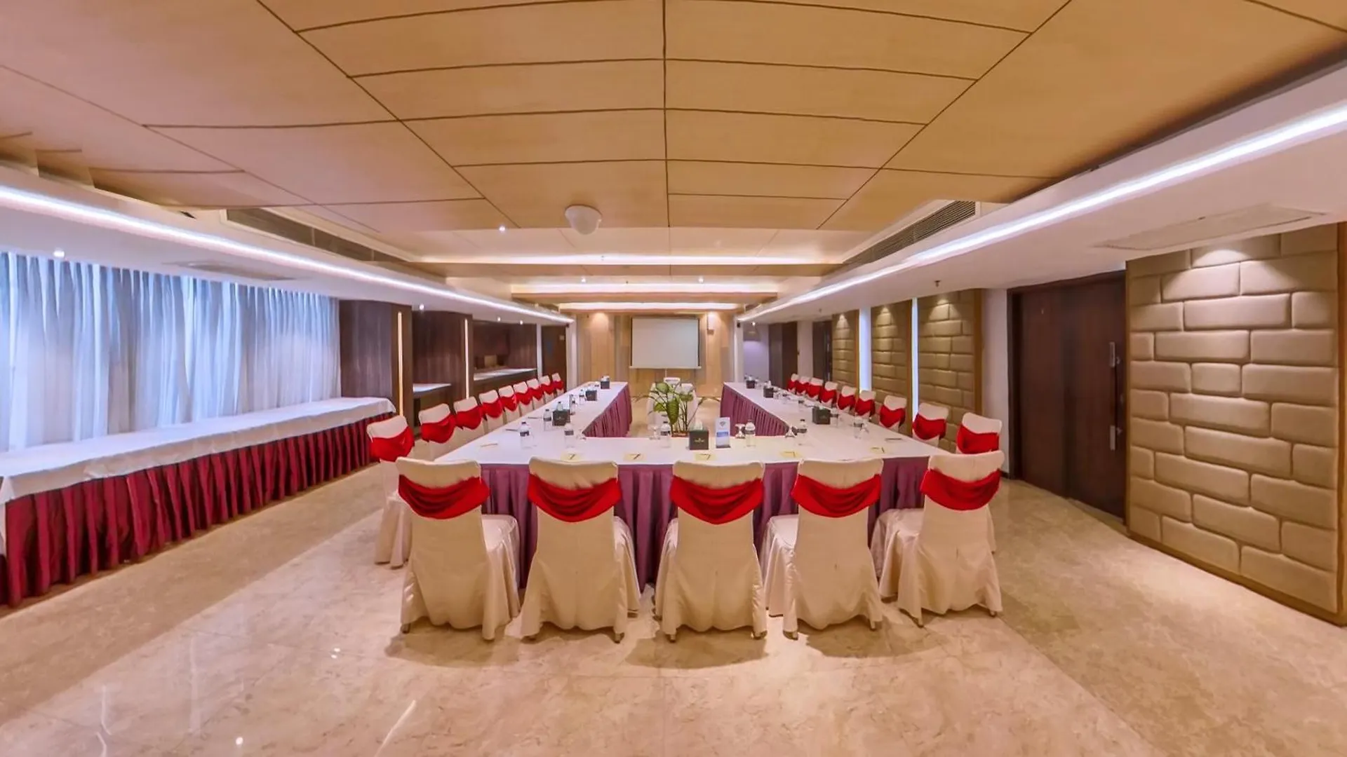 Golden Tulip The Grandmark Ντάκα Μπανγκλαντές